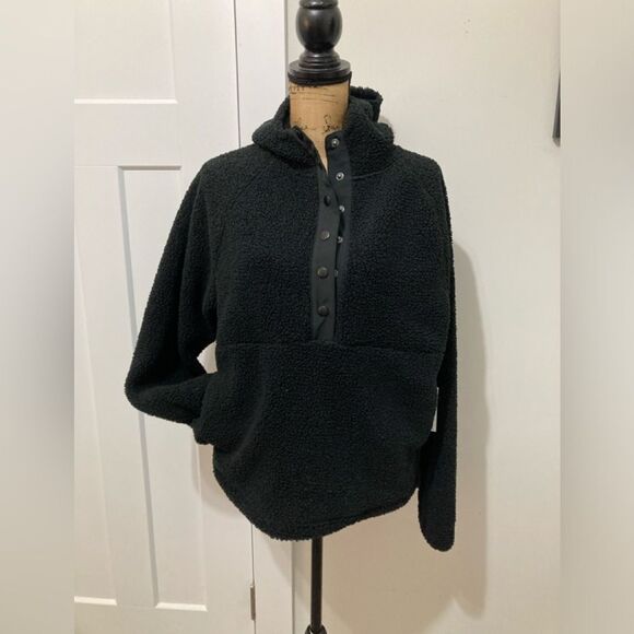 SO Jackets & Blazers - NWT SO Hooded Sherpa Pullover Small